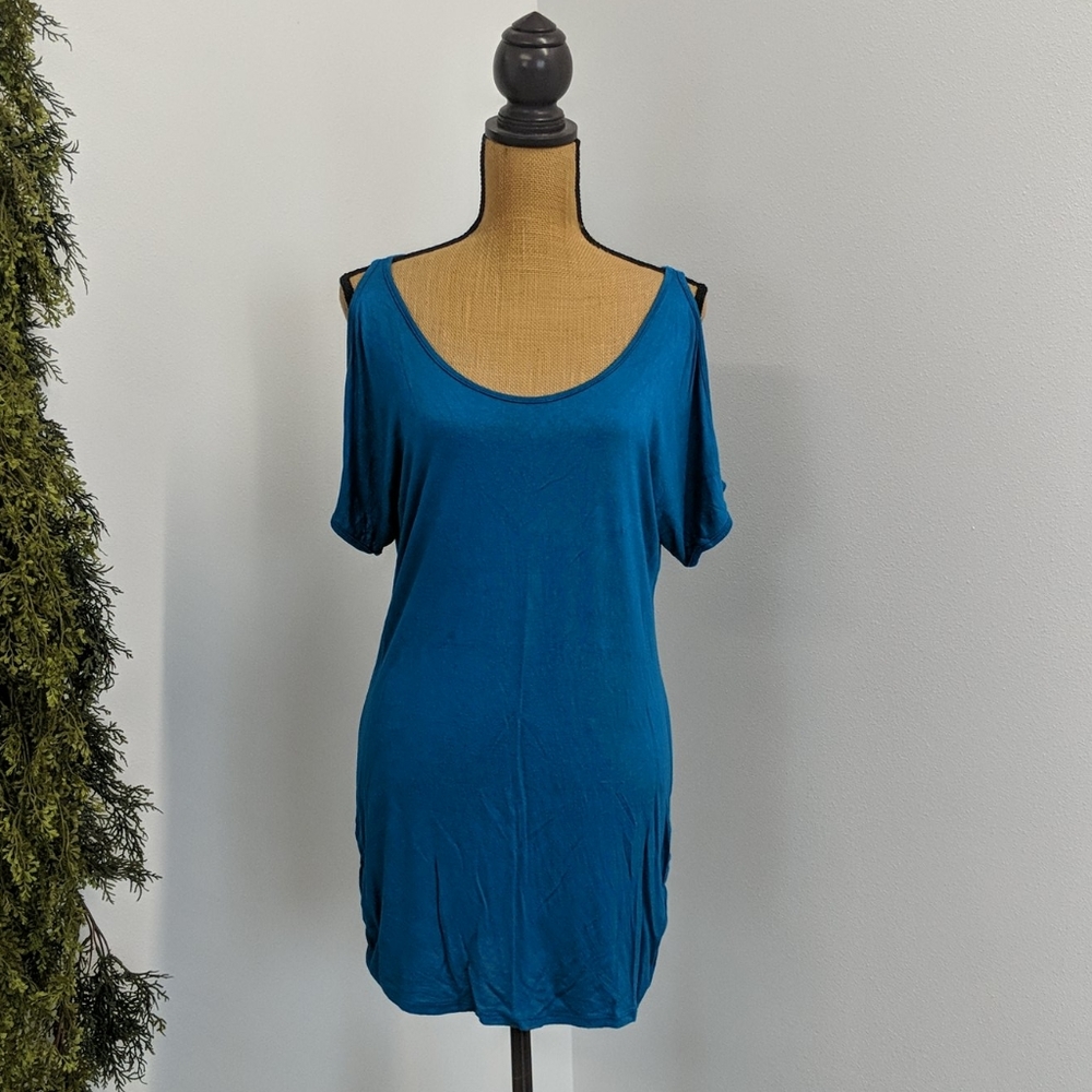 Cold shoulder top
